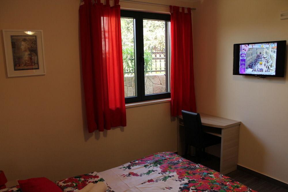 Logos Appartement *