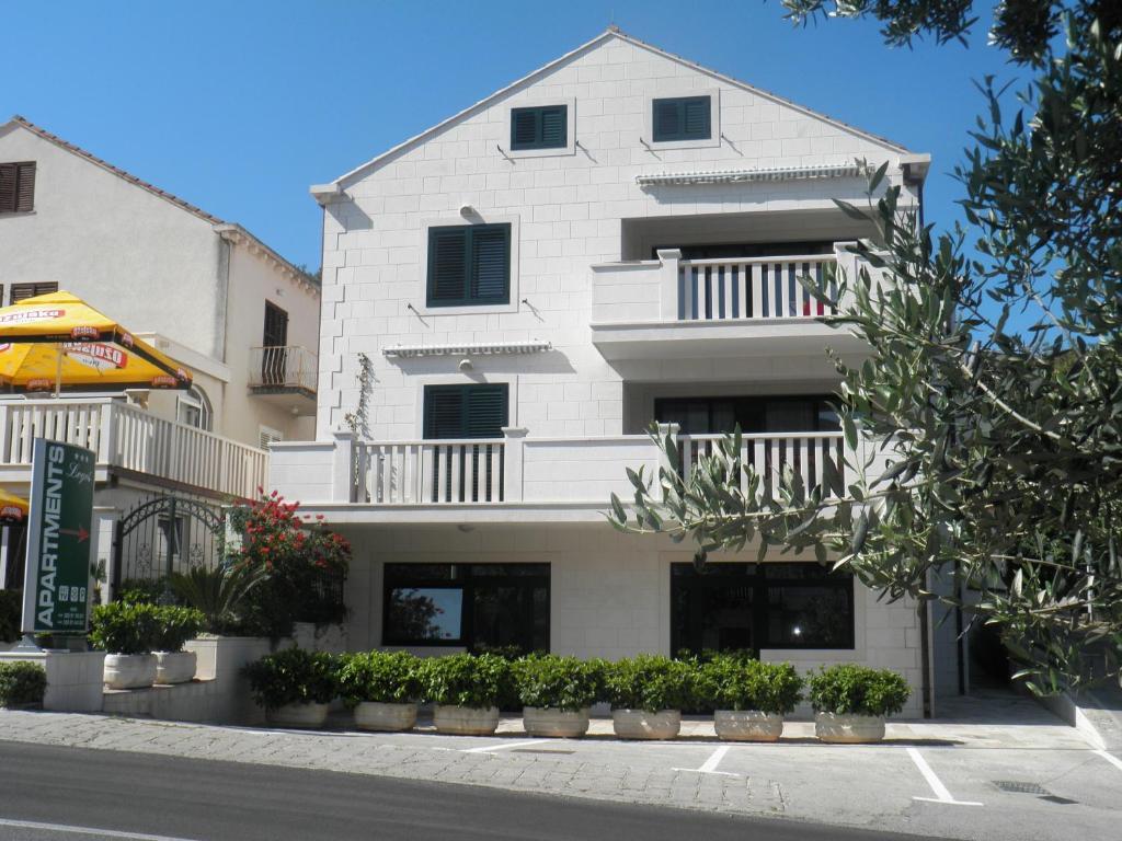Logos Appartement Cavtat