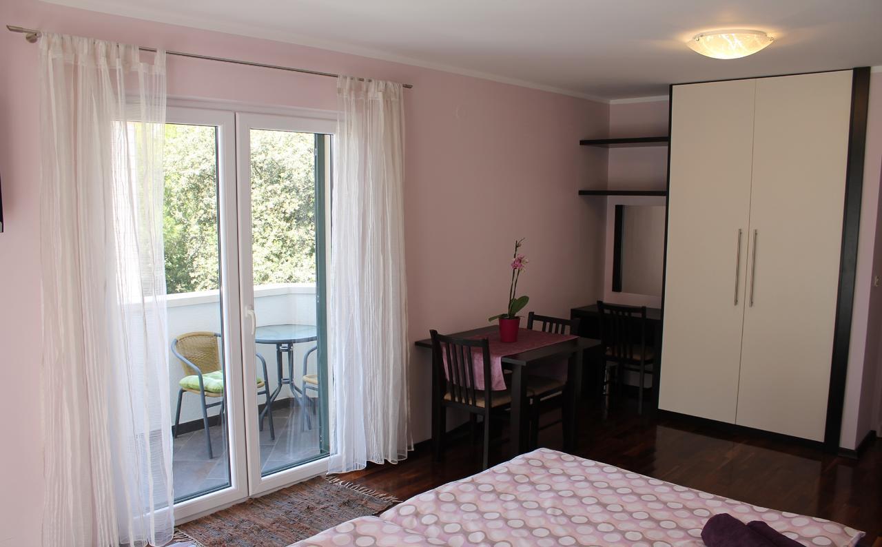 Appartement Logos *