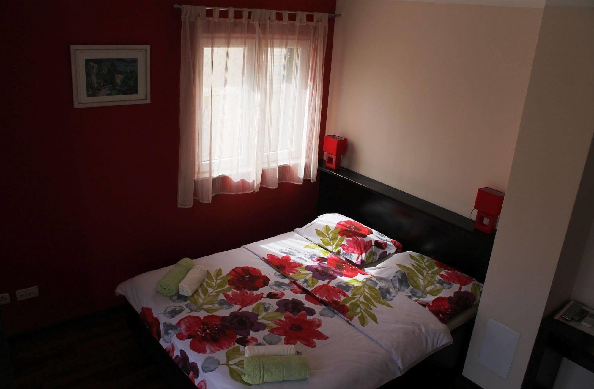 Logos Appartement *
